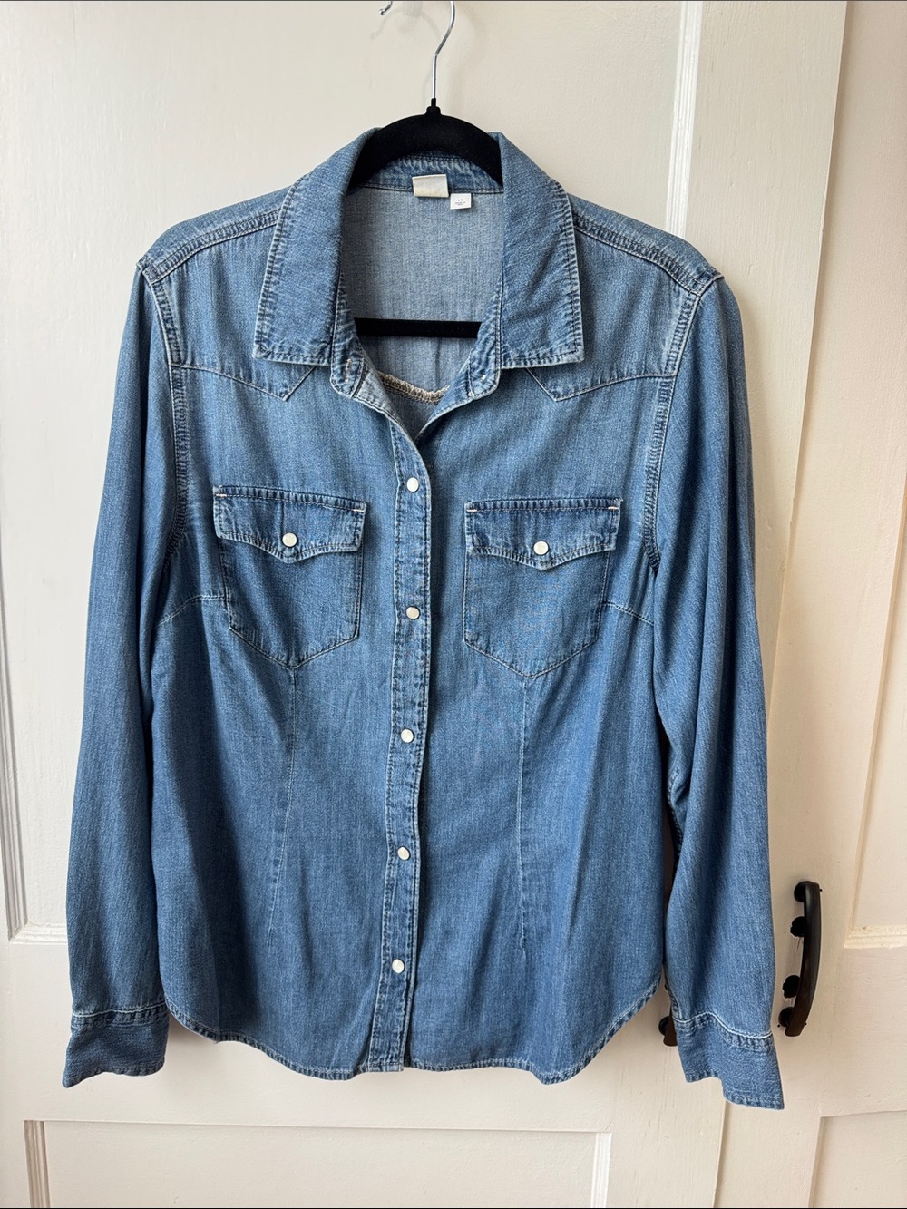 Classic GAP denim blouse